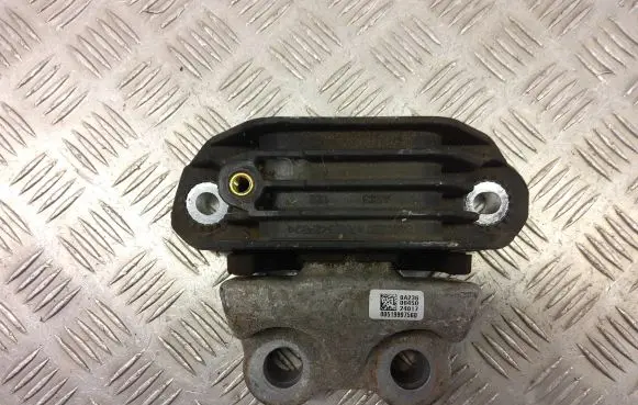 Jeep Renegade Engine mount bracket 00519997560