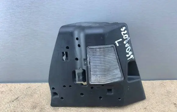 BMW 3 E46 Tail light bulb cover holder 8364926 63218364926