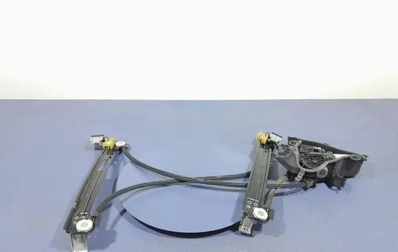 Seat Ibiza IV (6J,6P) Front door window regulator with motor 6J3837402