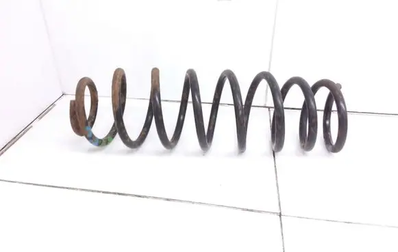 Volkswagen Golf III Rear coil spring