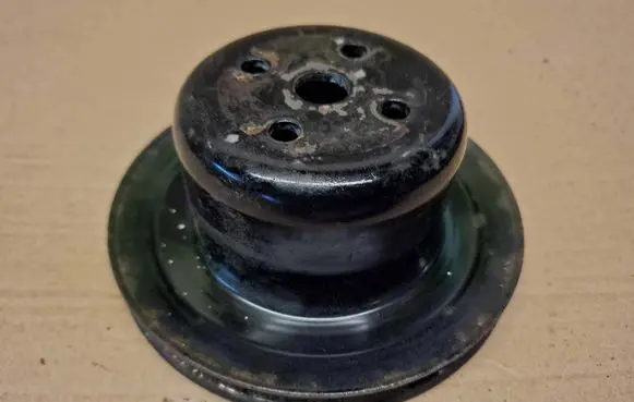 Mercedes-Benz 280 450 W116 Water pump pulley 
