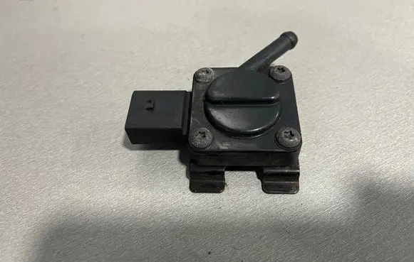 BMW 3 E92 E93 Exhaust gas pressure sensor 7789219