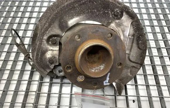 BMW 3 E90 E91 Front wheel hub spindle knuckle 