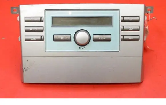 Toyota Corolla Verso E121 Climate control unit 559000F030
