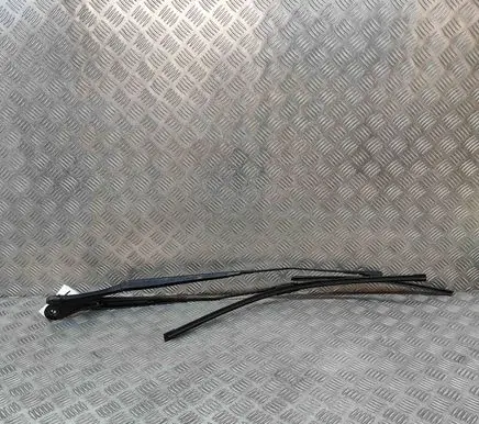 Mercedes-Benz Vito Viano W447 Windshield/front glass wiper blade A4478200300 A4478200500