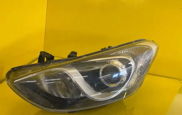 Hyundai i30 Headlight/headlamp 92101-A6020