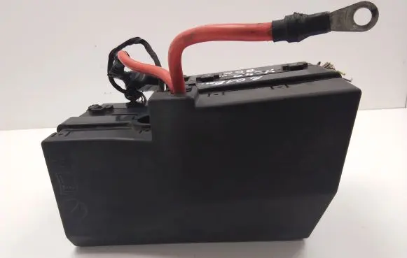 Volvo V40 Fuse box set E02345500 AV6T14A067AD