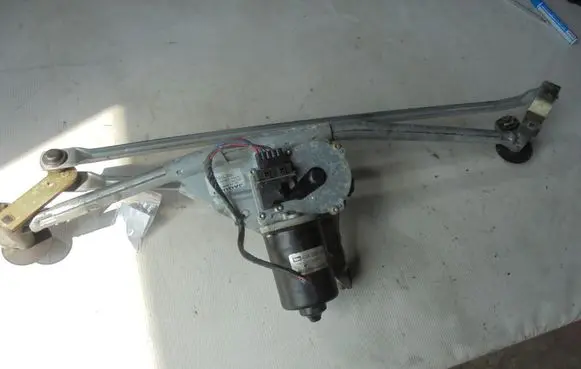 Jaguar XK8 - XKR Front wiper linkage GJA8951AF