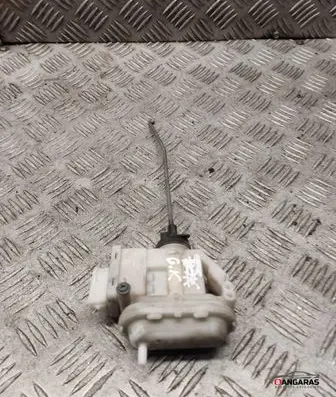 Volkswagen PASSAT B4 Central locking motor 3a0862153