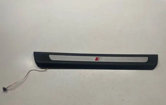 Audi Q7 4M Front sill trim cover 4M8947406A