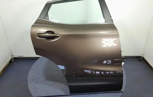 Nissan Qashqai Rear door