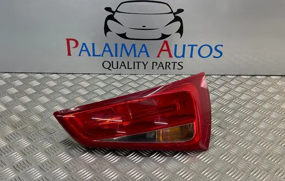 Audi A1 Tailgate rear/tail lights 8X0945094