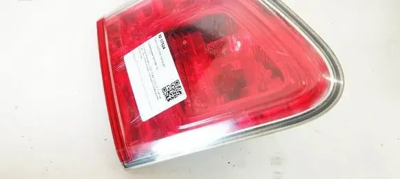Toyota Avensis T270 Tailgate rear/tail lights 