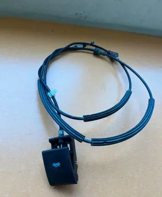 Engine bonnet/hood lock release cable