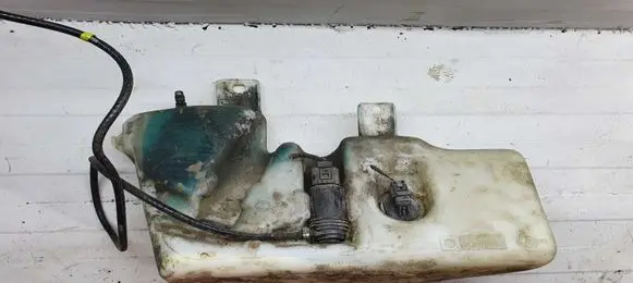 BMW 7 E38 Windshield washer fluid reservoir/tank 61678352897 235576