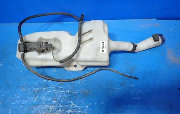 Ford Ka Windshield washer fluid reservoir/tank
