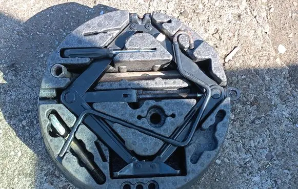 Fiat Croma Spare wheel section trim 