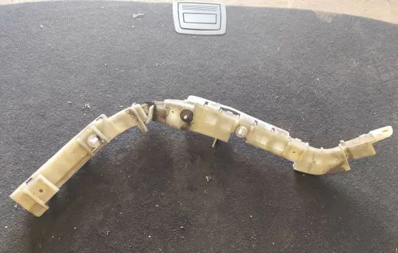 Opel Antara Rear bumper mounting bracket 96819742