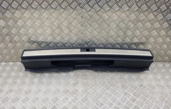 Skoda Superb B8 (3V) Trunk/boot sill cover protection 3V9863459