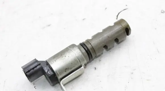 Lexus IS III XE30 Camshaft speed sensor 3370105010