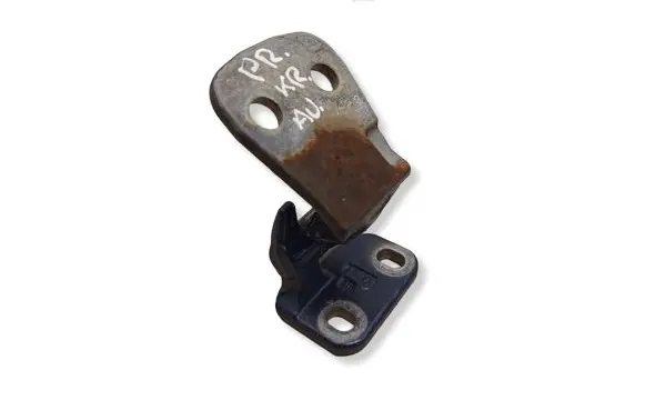 Land Rover Discovery 3 - LR3 Front door upper hinge BDB780052