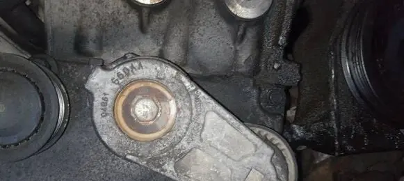 Chrysler 300 - 300C Generator/alternator belt tensioner 04861660AA