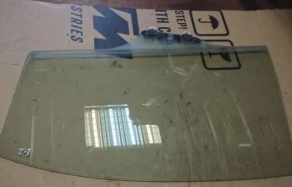 Honda Civic Rear door window glass