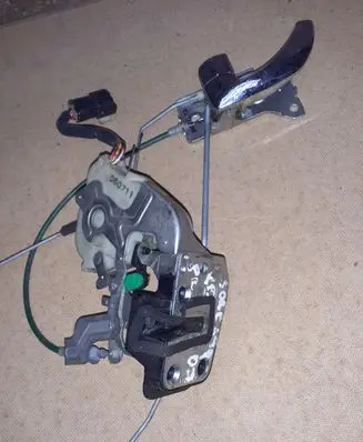 KIA Sorento Front door lock