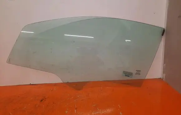 Fiat Punto (199) Front door window glass four-door