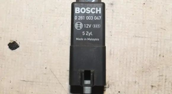 Glow plug pre-heat relay