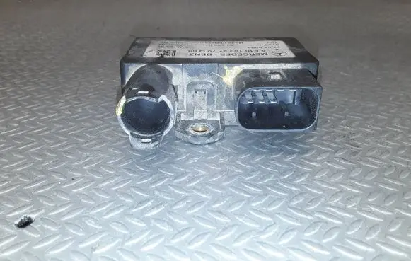 Mercedes-Benz B W245 Glow plug pre-heat relay A6401532779 51299031 21042008