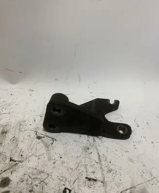 Honda CR-V Engine mounting bracket