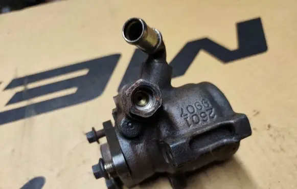 Jeep Grand Cherokee (WJ) Power steering pump 52088582AB