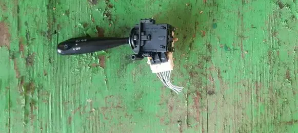 Toyota Yaris Light switch