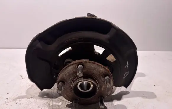Toyota Prius+ (ZVW40) Front wheel hub