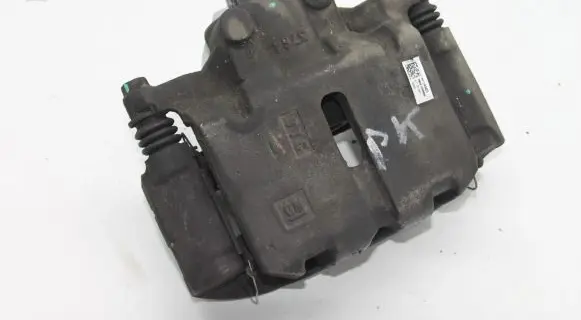 Opel Insignia B Front brake caliper