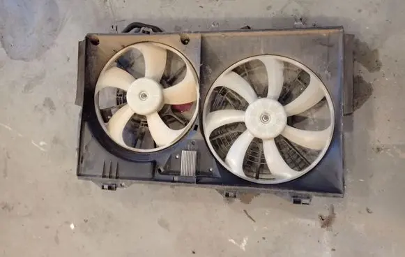 Toyota Sienna XL30 III Electric radiator cooling fan 8925730080 4993003310 183630P370