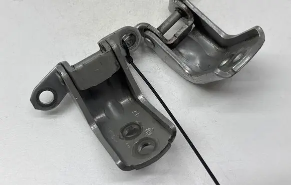 Nissan X-Trail T32 Front door hinge set 1120009