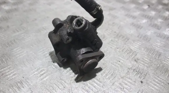 Volkswagen PASSAT B5 Power steering pump 