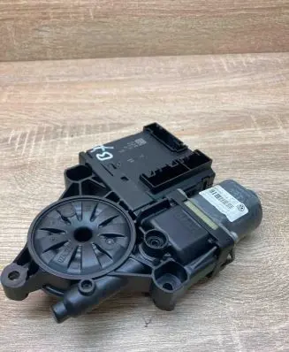 Volkswagen PASSAT B7 Front door window regulator motor 3C0959793C 3AA959701A