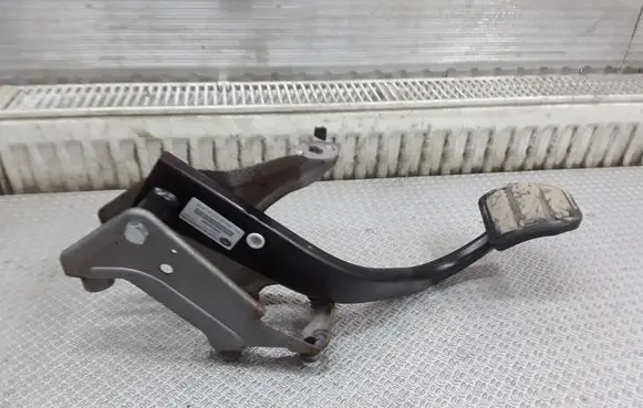 Land Rover Range Rover Sport L320 Brake pedal SKB500031