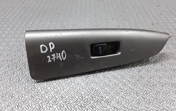 Toyota Corolla Verso E121 Electric window control switch 7423113110