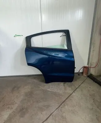 Honda HR-V Rear door