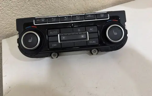Volkswagen Golf Plus Climate control unit 5K0907044FA