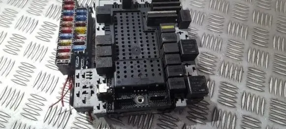 Volvo S60 Fuse box set 9441587