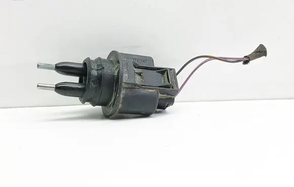 Volkswagen PASSAT B6 Windshield washer fluid level sensor 1J0973202