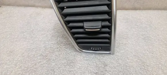 Audi Q5 SQ5 Dashboard side air vent grill/cover trim 8R2820902C 9025300R0198