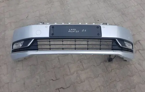 Volkswagen PASSAT B7 Front bumper 