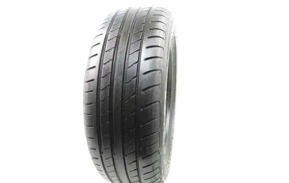 Volkswagen Golf V R16 summer tire 