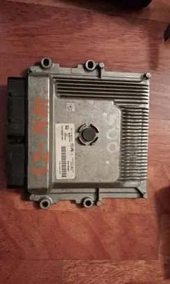 Peugeot 5008 II Engine control unit/module 9806671980
